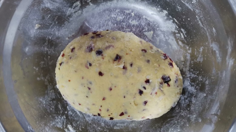 山药小饼,用手揉成光滑的面团，放在温暖的地方，自然发酵