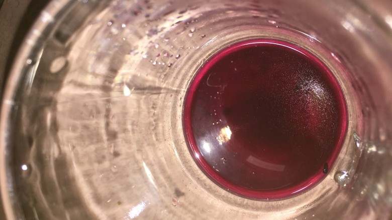自制葡萄酒,一杯天然自制的清纯葡萄酒就此慢慢品尝它的美味