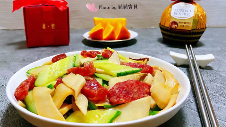 杏鲍菇炒腊肉,杏鲍菇炒腊肉是一道营养丰富的经典小炒