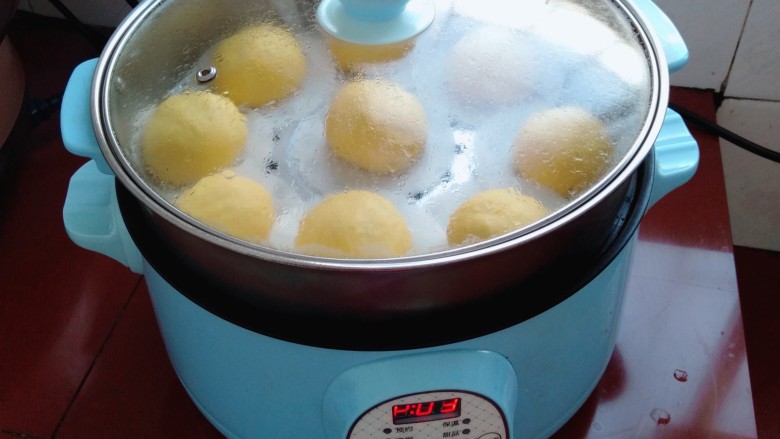 香菇萝卜包,冷水上锅蒸20分钟