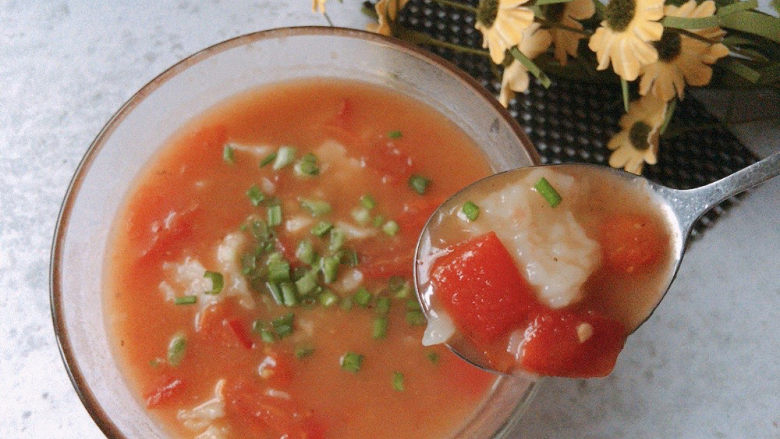 西红柿疙瘩汤,好咬的面疙瘩和酸甜的番茄，什么年龄层都可~