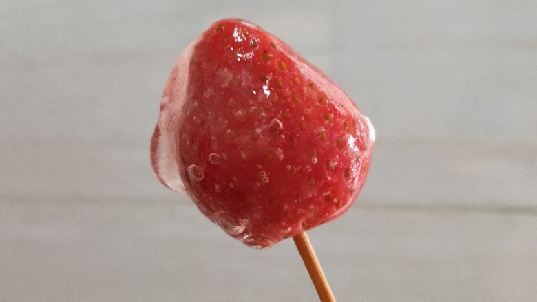 草莓糖葫芦,晶莹剔透啊，童年味正浓！