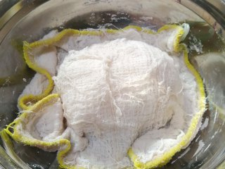 水晶虾饺,用湿毛巾盖好，防止风干