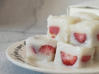 草莓奶冻,奶味超浓郁