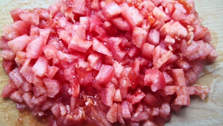 西红柿疙瘩汤,切成小丁