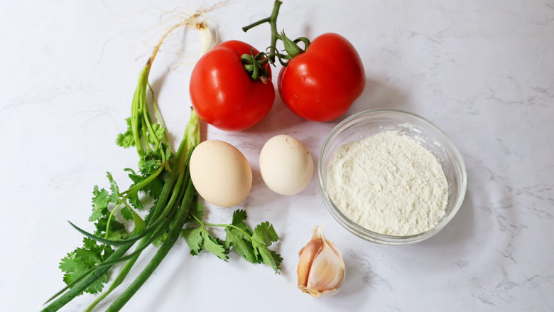 西红柿疙瘩汤,准备好材料