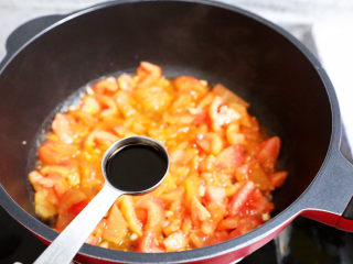 西红柿疙瘩汤,加入生抽