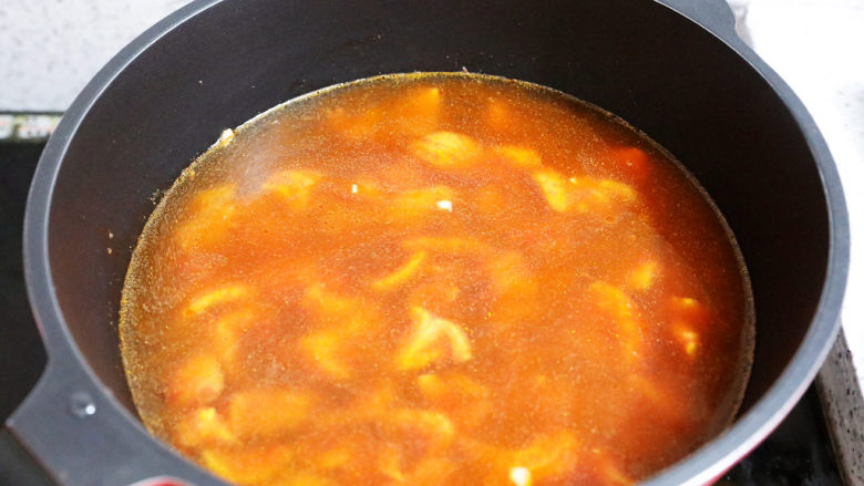 西红柿疙瘩汤,加入2碗清水