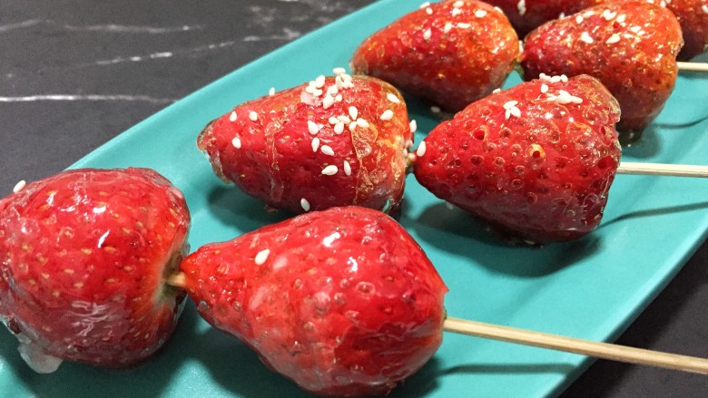 草莓糖葫芦,成品图二外脆里嫩