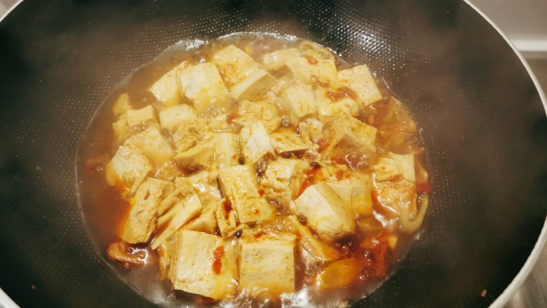 麻辣冻豆腐,约3分钟。