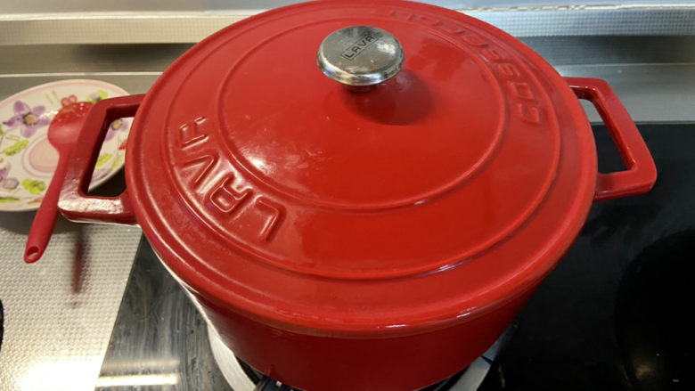 番茄牛骨汤,转小火，炖煮80分钟
