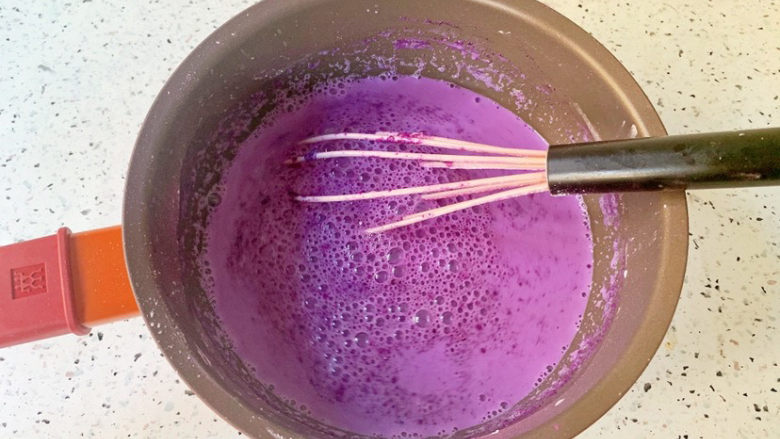 紫薯布丁,搅拌均匀