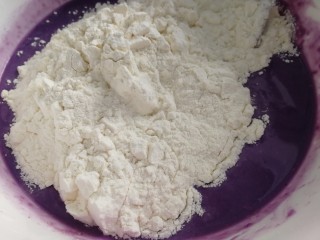 紫薯发糕,加面粉。