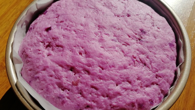 紫薯发糕,发酵至两倍大。
