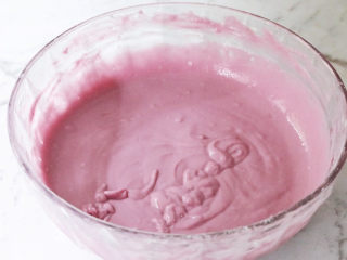 紫薯发糕,搅拌到顺滑的状态