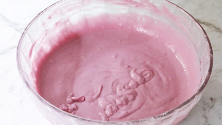 紫薯发糕,搅拌到顺滑的状态