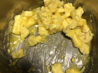奶油原味曲奇,黄油提前需要软化。