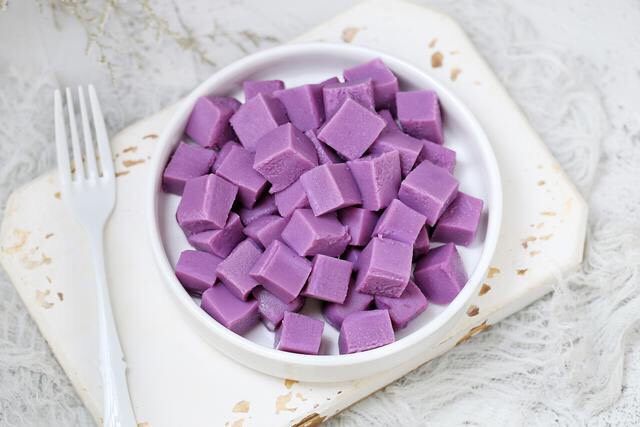 紫薯布丁,一款细腻香甜、Q弹美味的紫薯布丁就做好了！