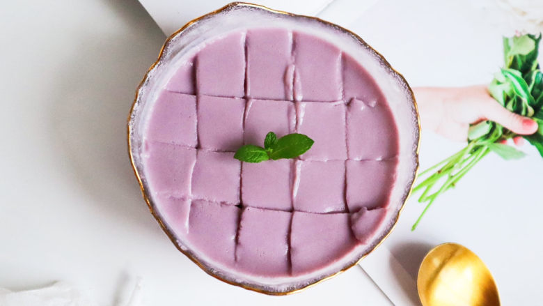 紫薯布丁,切成自己喜欢的形状。