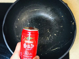 茄汁带鱼,不需要刷锅，倒入番茄汁