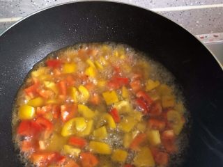上汤菠菜,加入适量高汤或开水