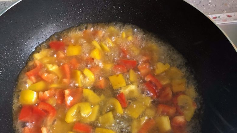 上汤菠菜,加入适量高汤或开水