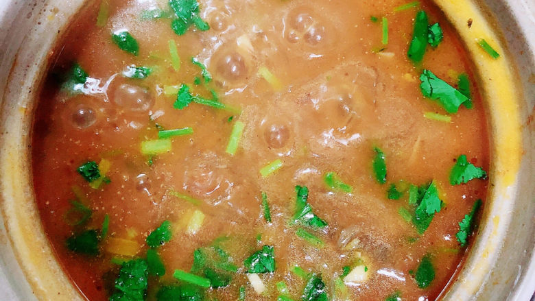 牛肉粉丝汤,拌匀即可出锅了。