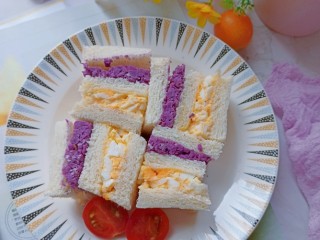 紫薯鸡蛋沙拉三明治,可以搭配奶茶