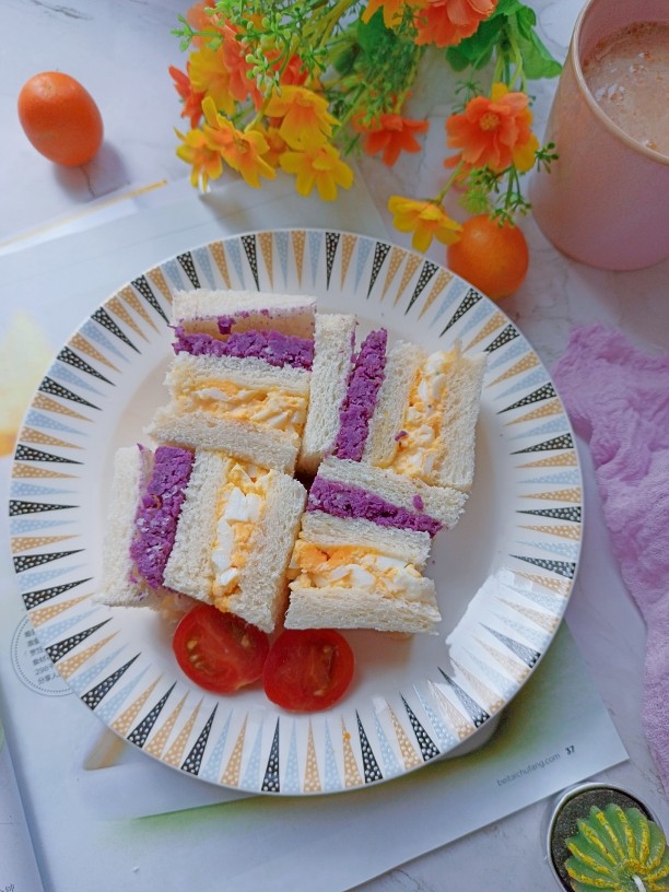 紫薯鸡蛋沙拉三明治,可以搭配奶茶