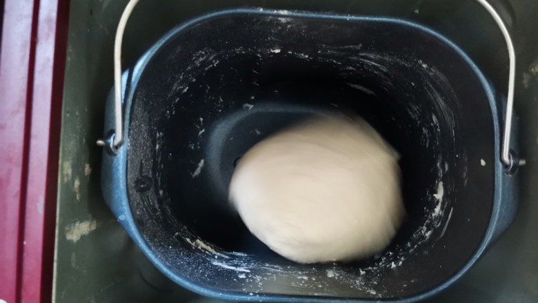 酸奶面包,启动揉面程序18分钟结束后，再次启动揉面程序18分钟