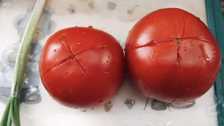 番茄炒蛋,番茄划十字