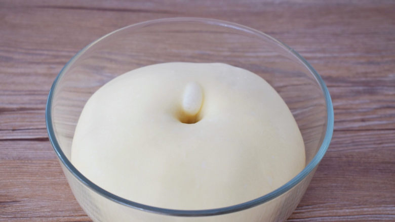 酸奶面包,手指沾水或面粉戳一小洞，不反弹不回缩即发酵成功