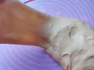 酸奶面包,推拉式的揉法，揉出薄膜