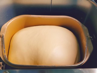 酸奶面包,时间到，面已发酵好了。