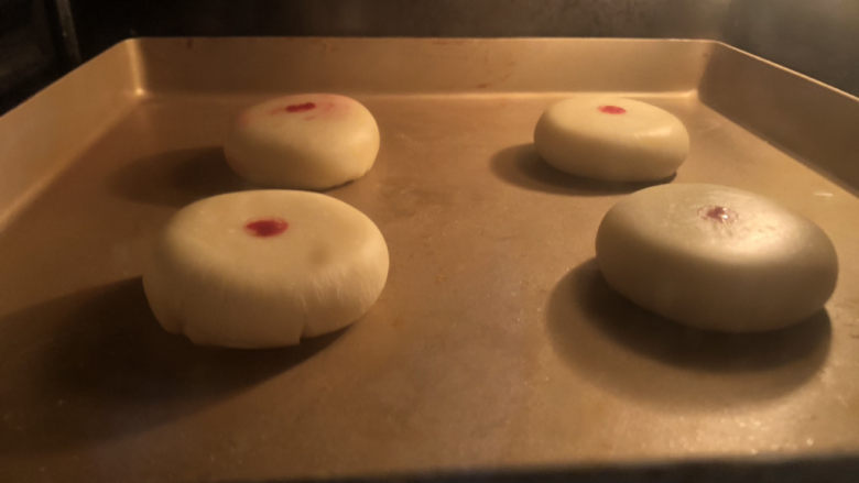 玫瑰花饼,烤箱预热200度，烤约20分钟左右。