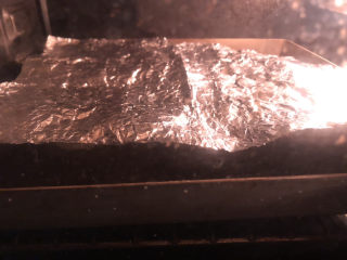 玫瑰花饼,烤几分钟后可以加盖锡纸。
