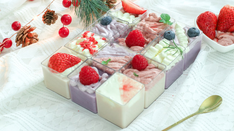 草莓奶冻&紫薯布丁