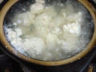 豆腐肉丸子,再放锅里煮