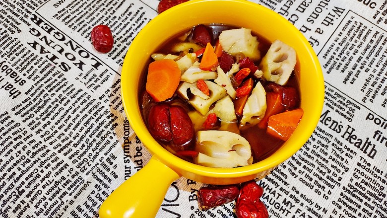 红枣莲藕汤,这一碗汤暖心暖胃。一周喝两次三次实在温暖。