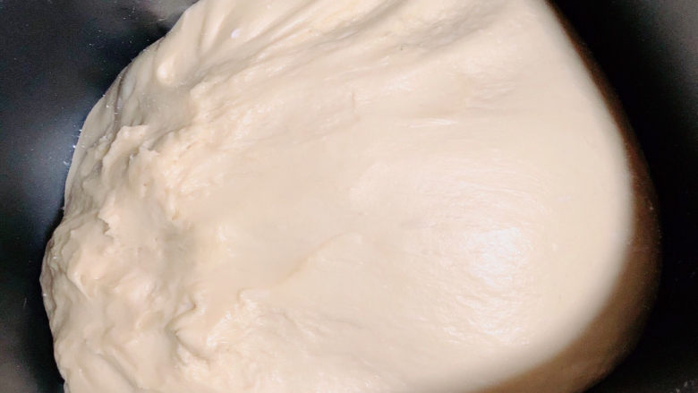 酸奶面包,揉至可以拉出手套膜即可。