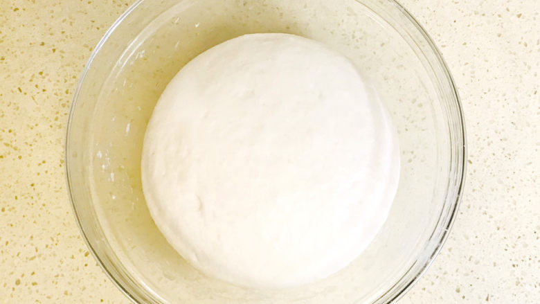 酸奶面包,大约一个小时就可以发酵至原来两倍大小