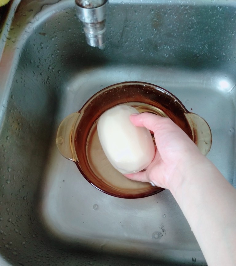 红枣莲藕汤,洗干净