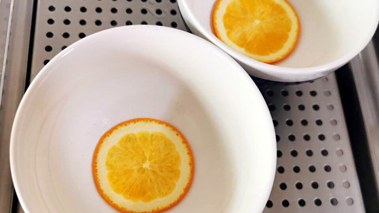 橙子蛋糕,记得切两片橙子片铺在碗底