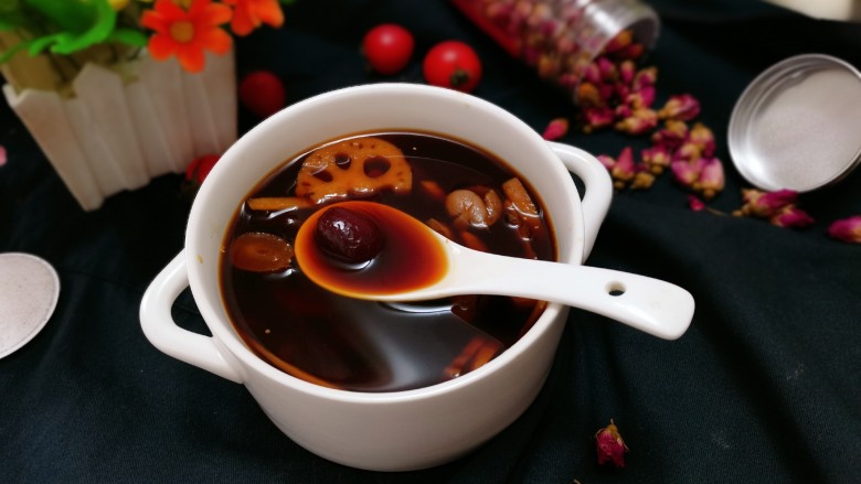 红枣莲藕汤,成品图