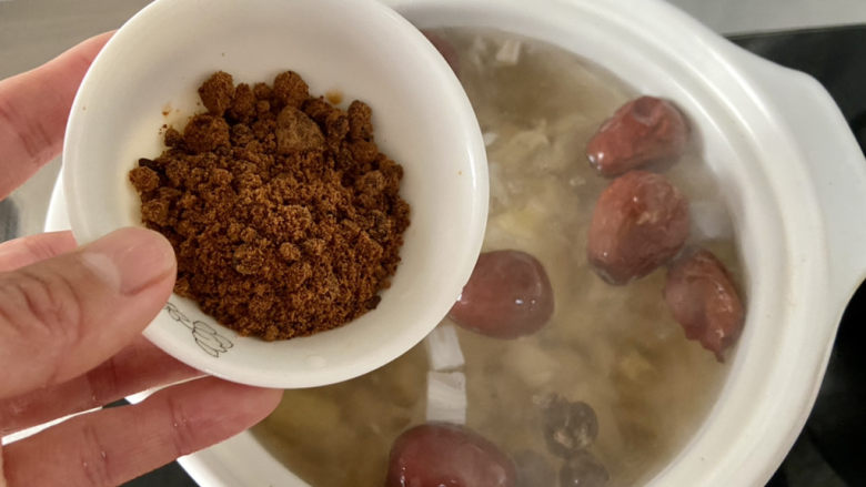红枣莲藕汤➕红糖红枣鸡蛋莲藕汤,根据个人口味，加入适量的红糖，不喜欢的可以加冰糖