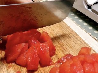 番茄牛肉面,番茄切丁