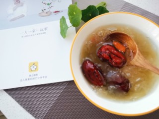 蜂蜜红枣桂圆汤,完成