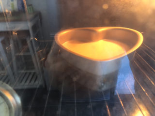 巴斯克·咖啡芝士蛋糕,烤箱预热230度，烤约22分钟。