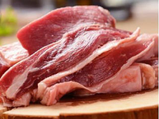番茄牛肉面,牛腩一块，纯瘦肉吃起来不香，所以选牛腩。