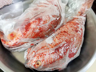 鱼包饭,用红糟腌制好的黄瓜鱼